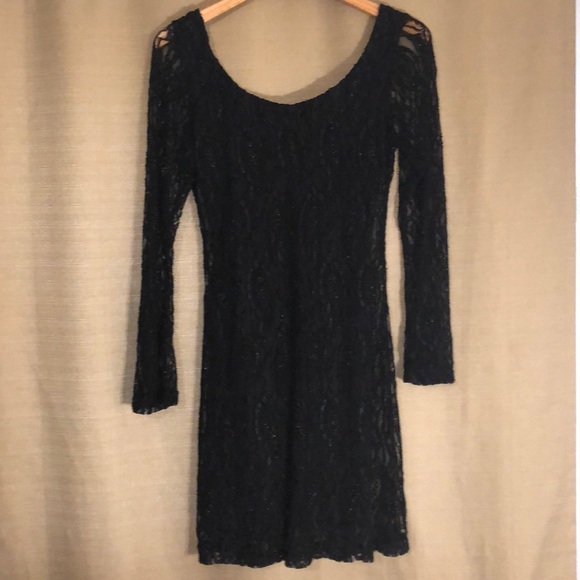 LIBERTY LANE BLACK LACE MIDI DRESS - Picture 1 of 6